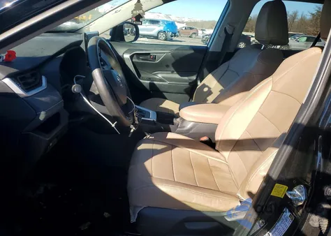 2020 Toyota Rav4 Le z USA, uszkodzony, nr VIN 2T3F1RFV4LW137814